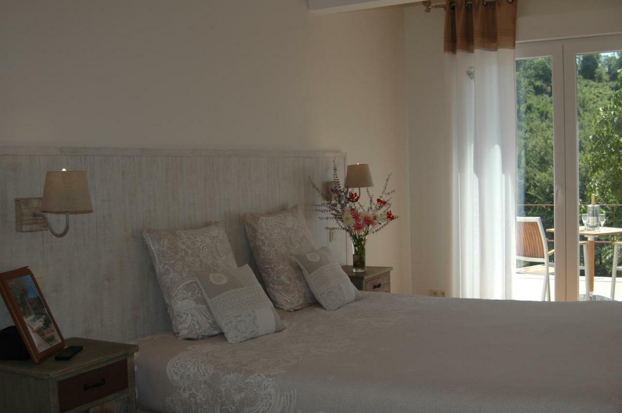 Les Jardins De Soulane B&B - Adults Only Belcastel-et-Buc ภายนอก รูปภาพ